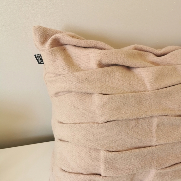 Simon's Basket Weave Pillow - Picture 2 of 4